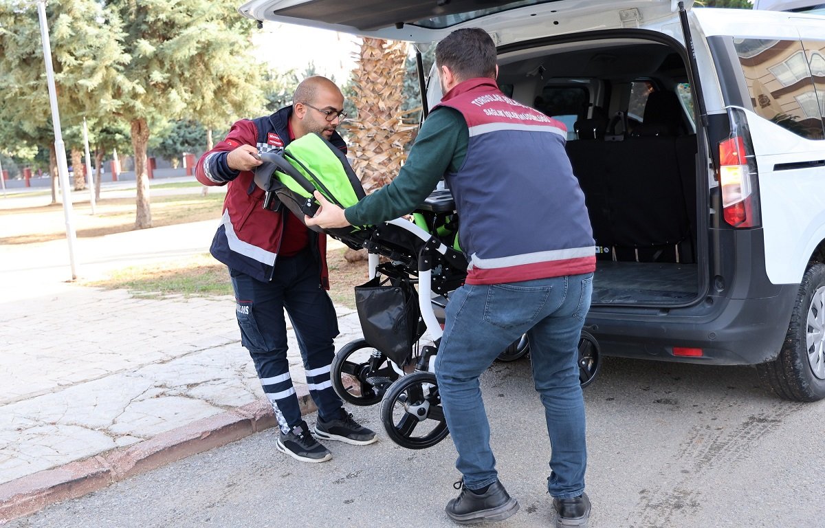 Toroslar Belediyesi Özel Gereksinimli Bireylerin Her Zaman Yanında