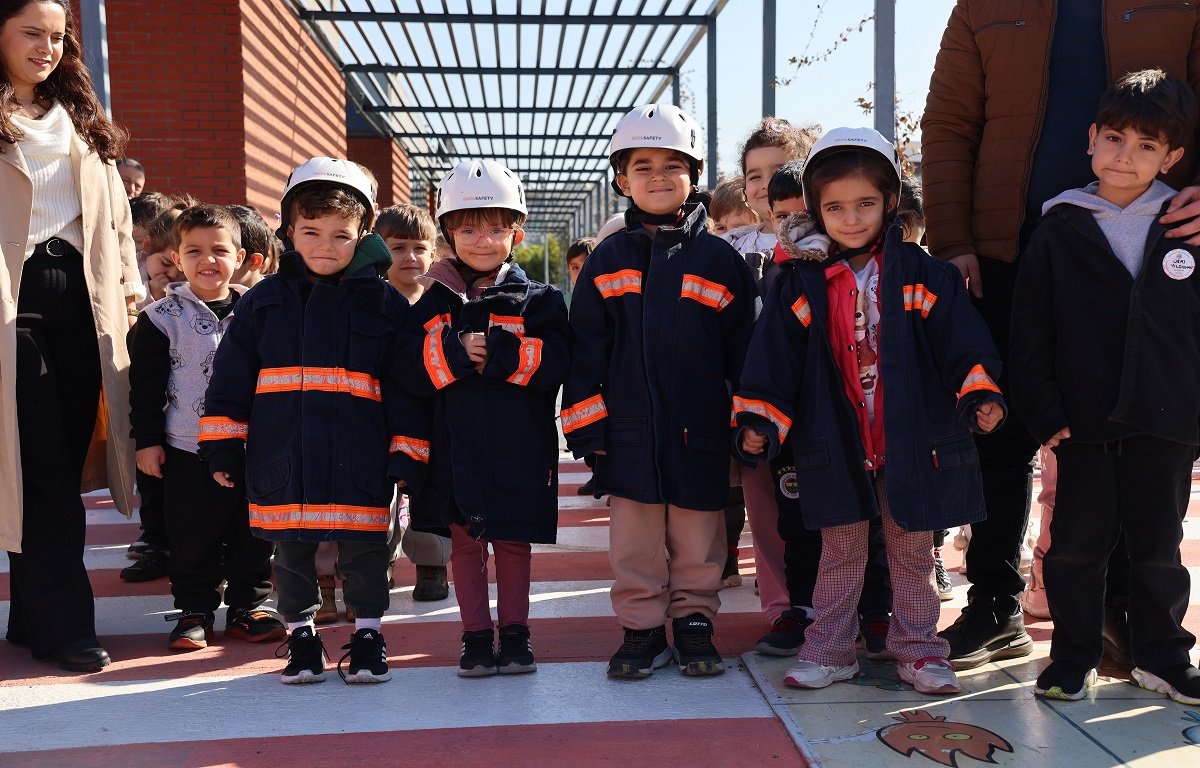 Toroslar’ın Minikleri İtfaiyeciliği Yerinde Öğrendi