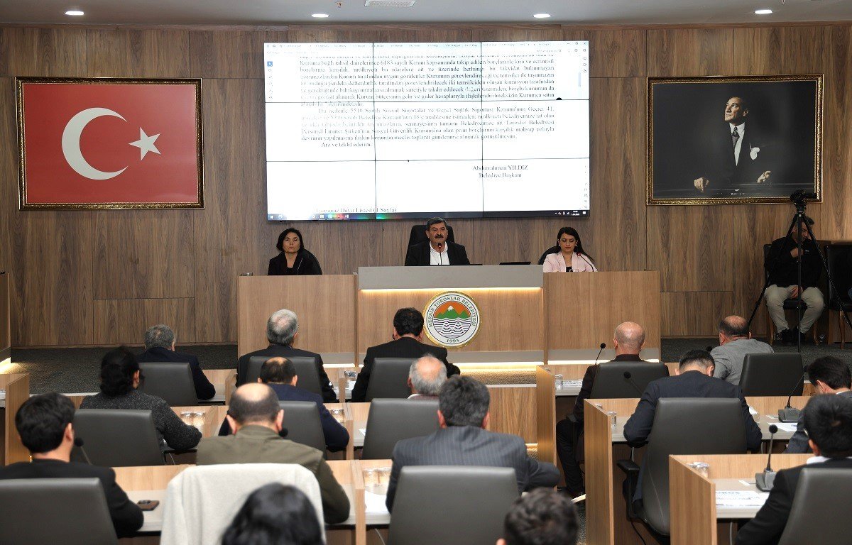 Toroslar Belediye Meclisi’nde Nisan Ayı Toplantısı Gergin Geçti