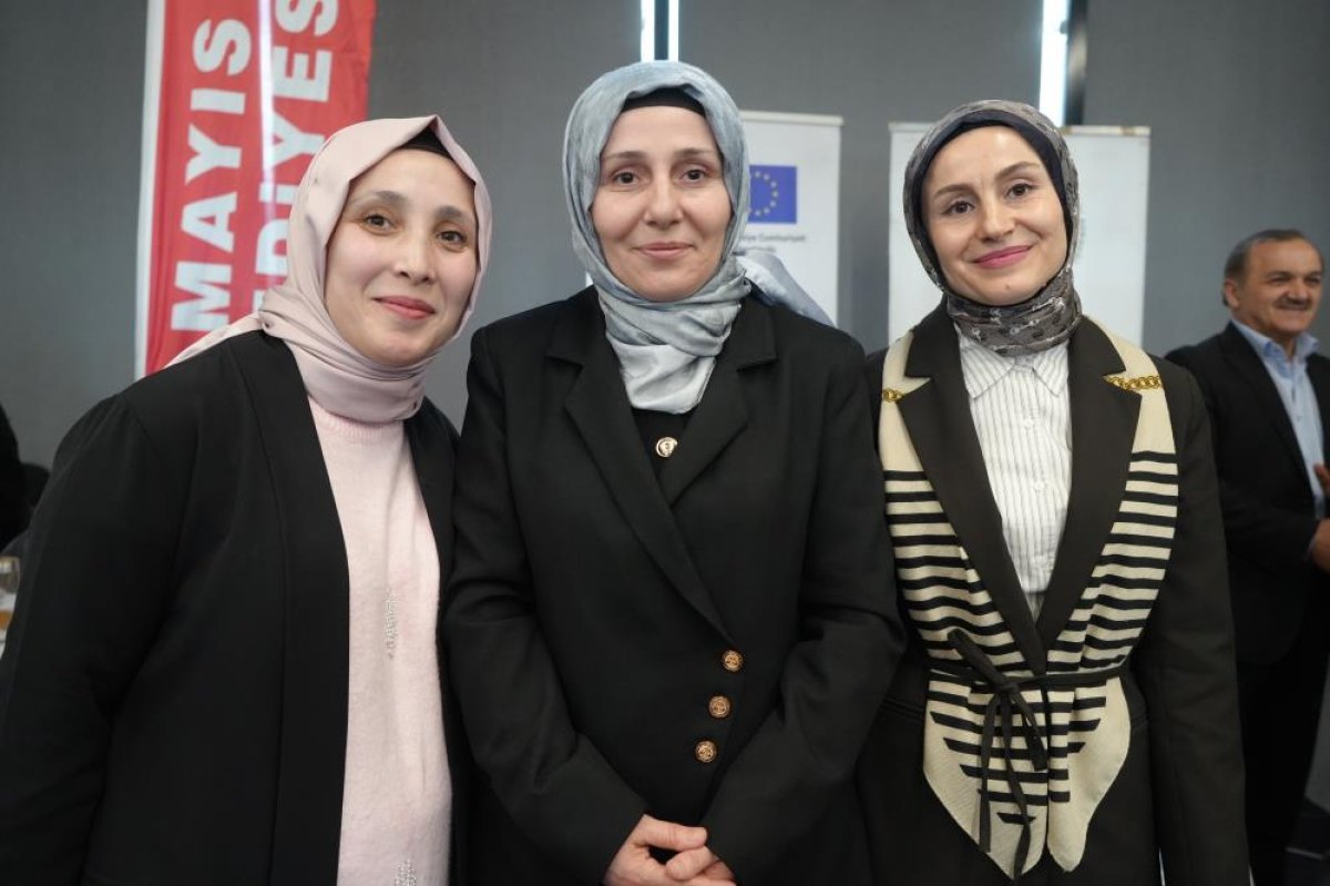 Lavanta Kadınların Elinde Çeşitli Ürünler Oluşturuyor