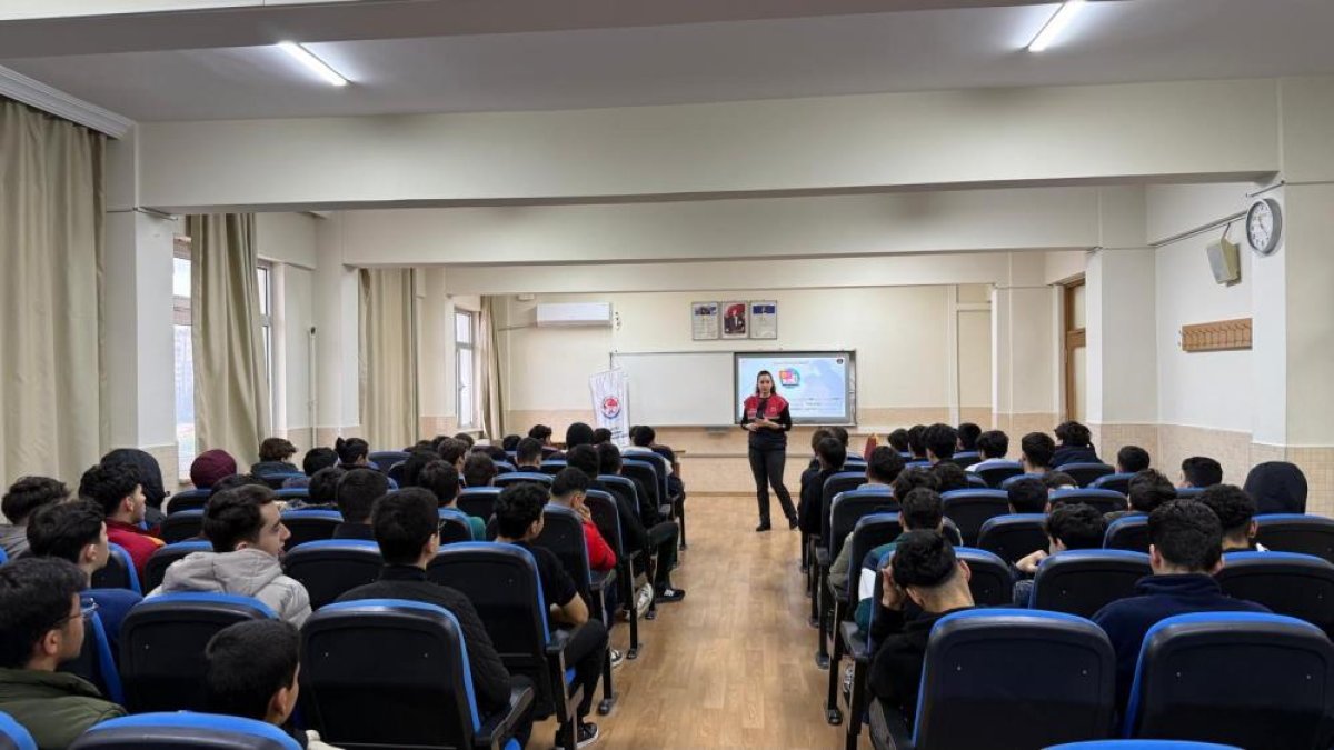 Gençlere Dijital Farkındalık Semineri