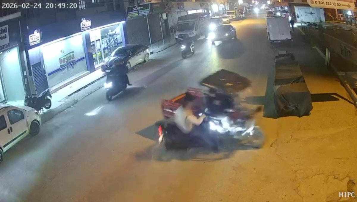 Adana’da İki Motosiklet Çarpıştı