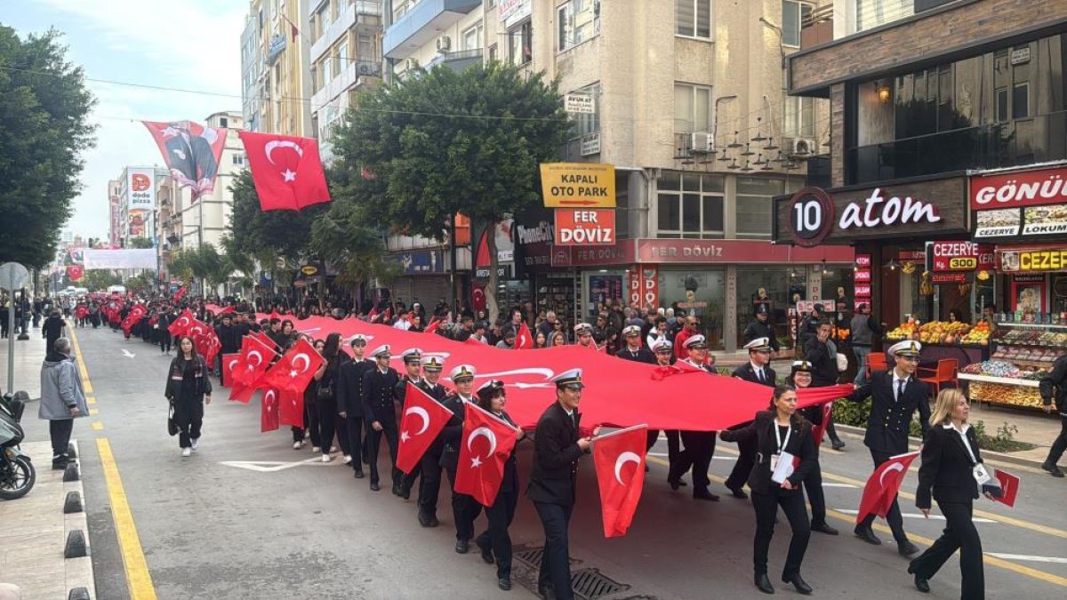 Atatürk’ün Mersin’e Gelişinin 103. Yılı Kutlandı