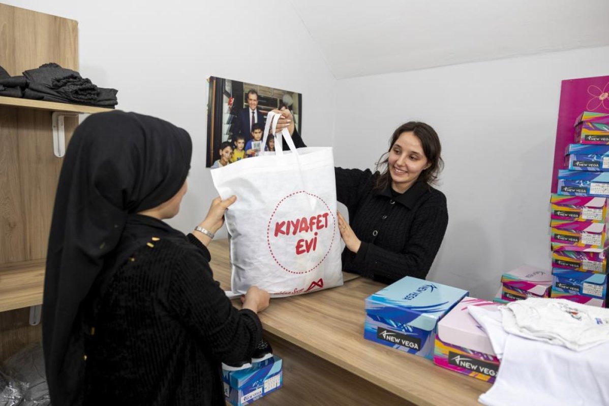 Mersin’de Çocuklara Bayramlık Desteği