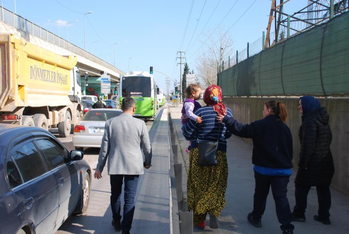 Kocaeli’de Dilencinin Üzerinden Çıkan Para Şok Etti
