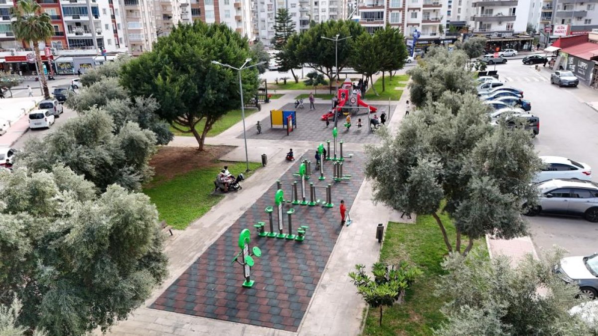 Mezitli’de Parklar Yenileniyor, Sosyal Yaşam Canlanıyor