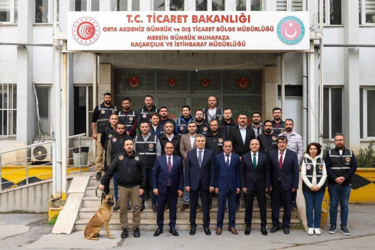 Mersin Limanı'nda 19 Kilo Kokain Ele Geçirildi, Vali Ekibi Tebrik Etti