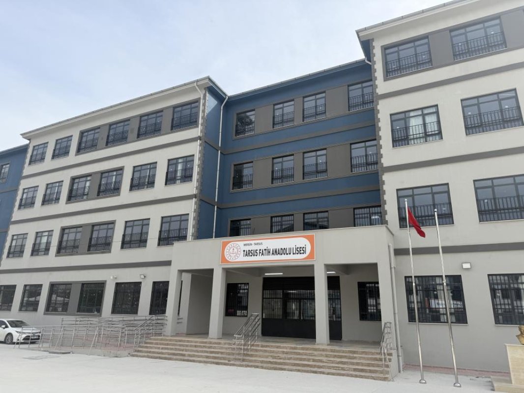Mersin'de Bir Lise Öğrencisi Silahla Yakalandı