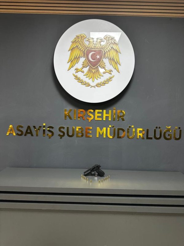  Kırşehir'de Ruhsatsız Tabanca Ve Fişek Ele Geçirildi