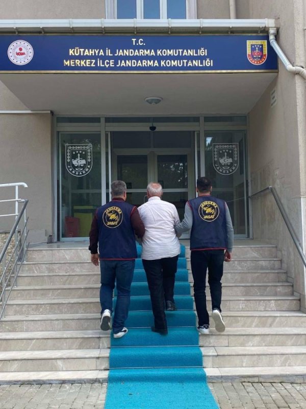Kütahya'da JASAT'tan Operasyon, Mayıs Ayında 84 Aranan Şahıs Yakalandı