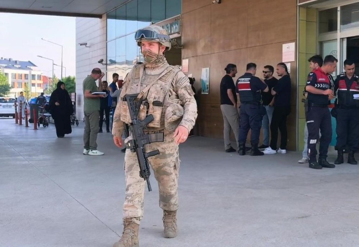 Bursa'da Uyuşturucu Tacirlerine Yönelik 70 Adrese Eş Zamanlı Baskın