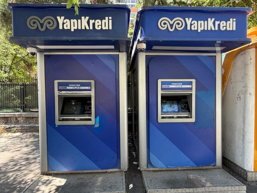 Diyarbakır'da Yapı Kredi Bankası ATM'si Kurşunlandı