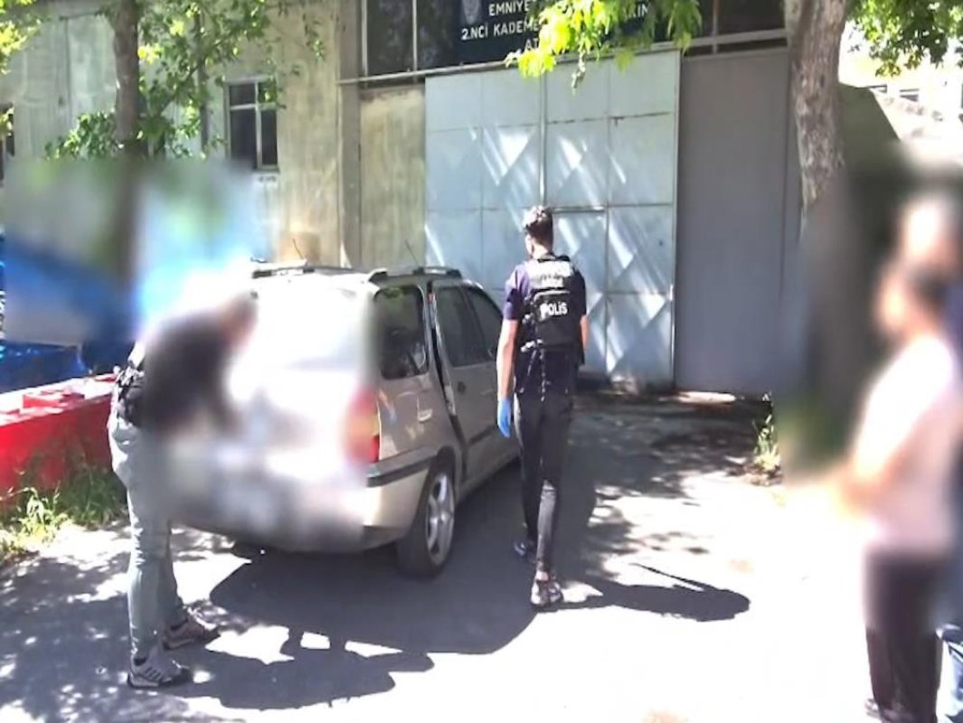 Niğde'de Silah Kaçakçılığı Operasyonu: 7 Ruhsatsız Tabanca Ele Geçirildi