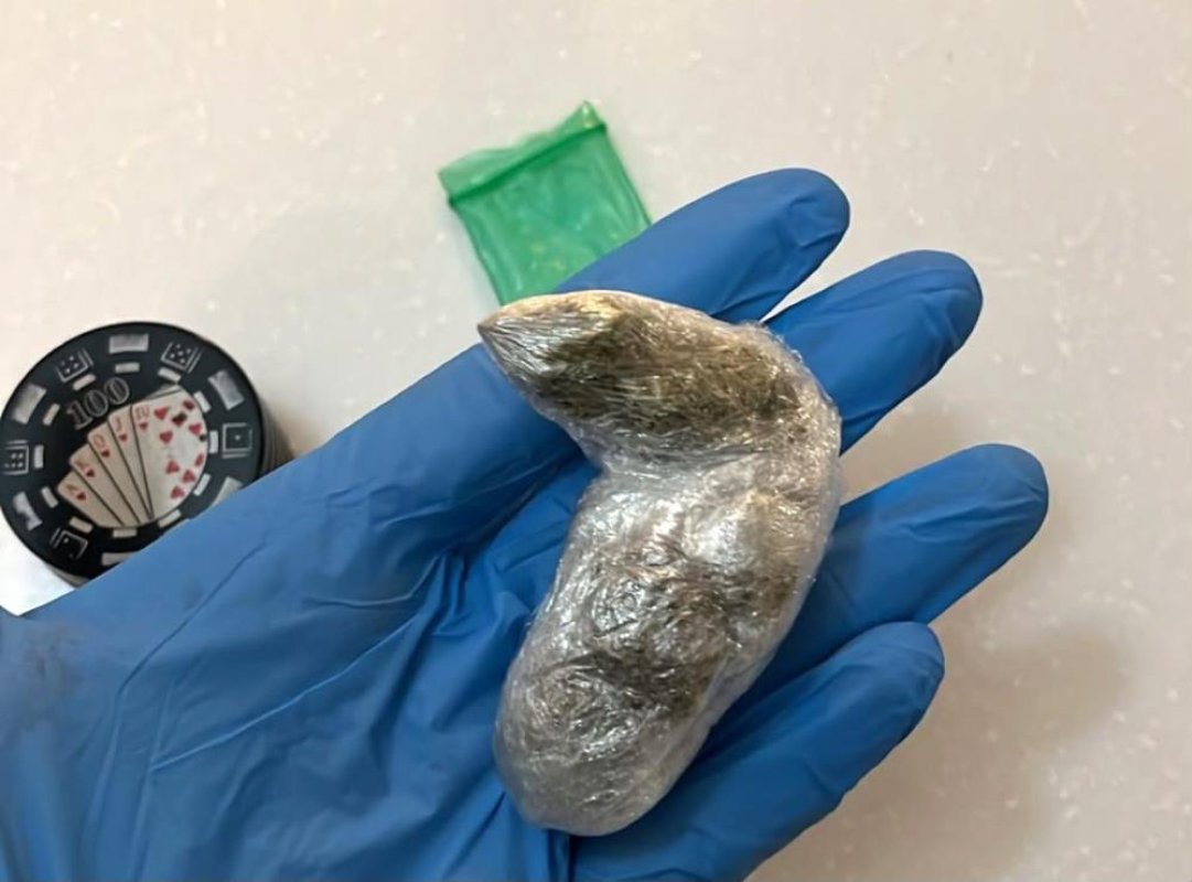 İstanbul'da Ünlülere Uyuşturucu Operasyonunda 8,43 Gram Esrar Ele Geçirildi