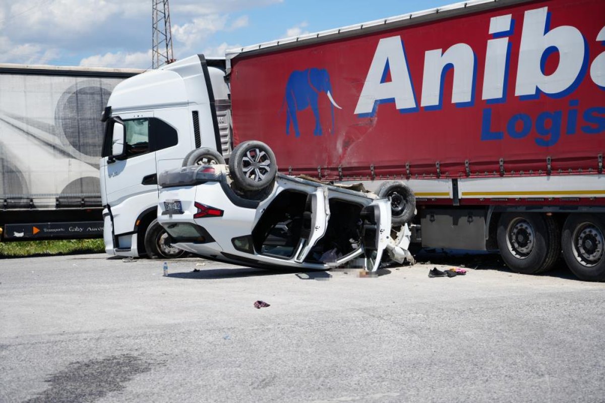 Kapıkule Yolunda SUV Araç İle Tır Çarpıştı: 2'si Ağır 3 Yaralı