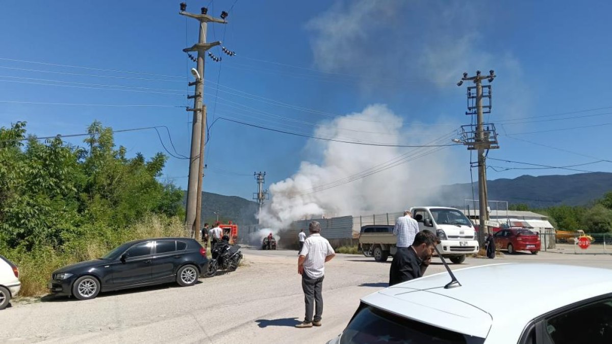 Seyir Halindeki Otomobil Alevlere Teslim Oldu