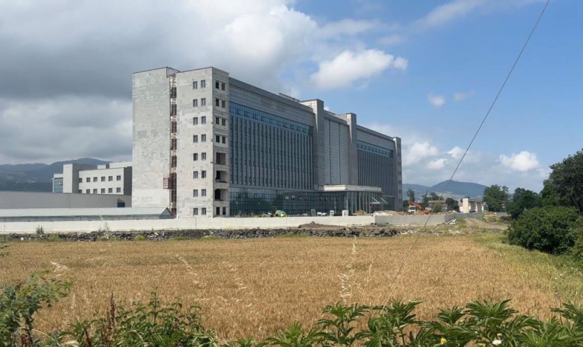 18 Metre Yükseklikten Düştü, Yaralı Kurtuldu