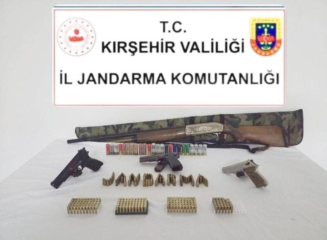 Kırşehir'de Ruhsatsız Silah Operasyonu: 4 Silah Ele Geçirildi