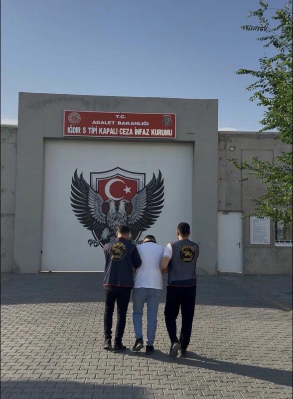  Iğdır'da hırsızlık hükümlüsü JASAT operasyonuyla yakalandı