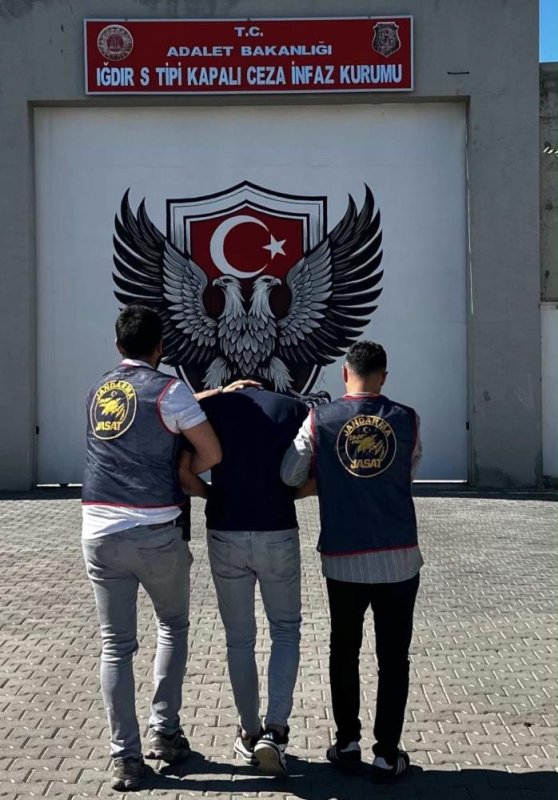 Iğdır'da 36 yıl 11 ay hapis cezası bulunan firari yakalandı
