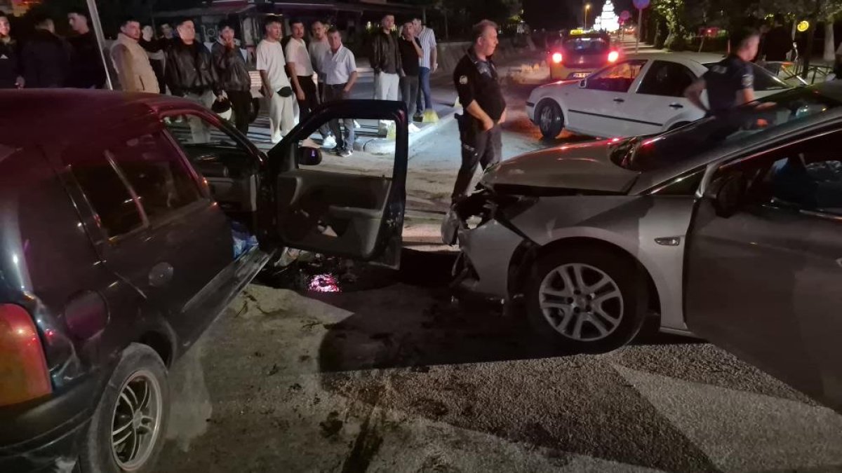 Alkollü sürücü, fark etmediği beton refüjü aşıp kaza yaptı: "Ben orayı düz sandım"