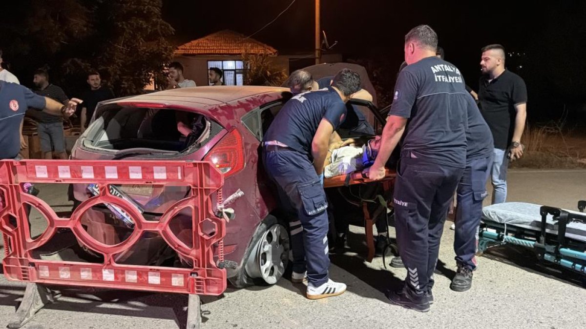 Gazipaşa'da otomobil takla attı: 4 yaralı