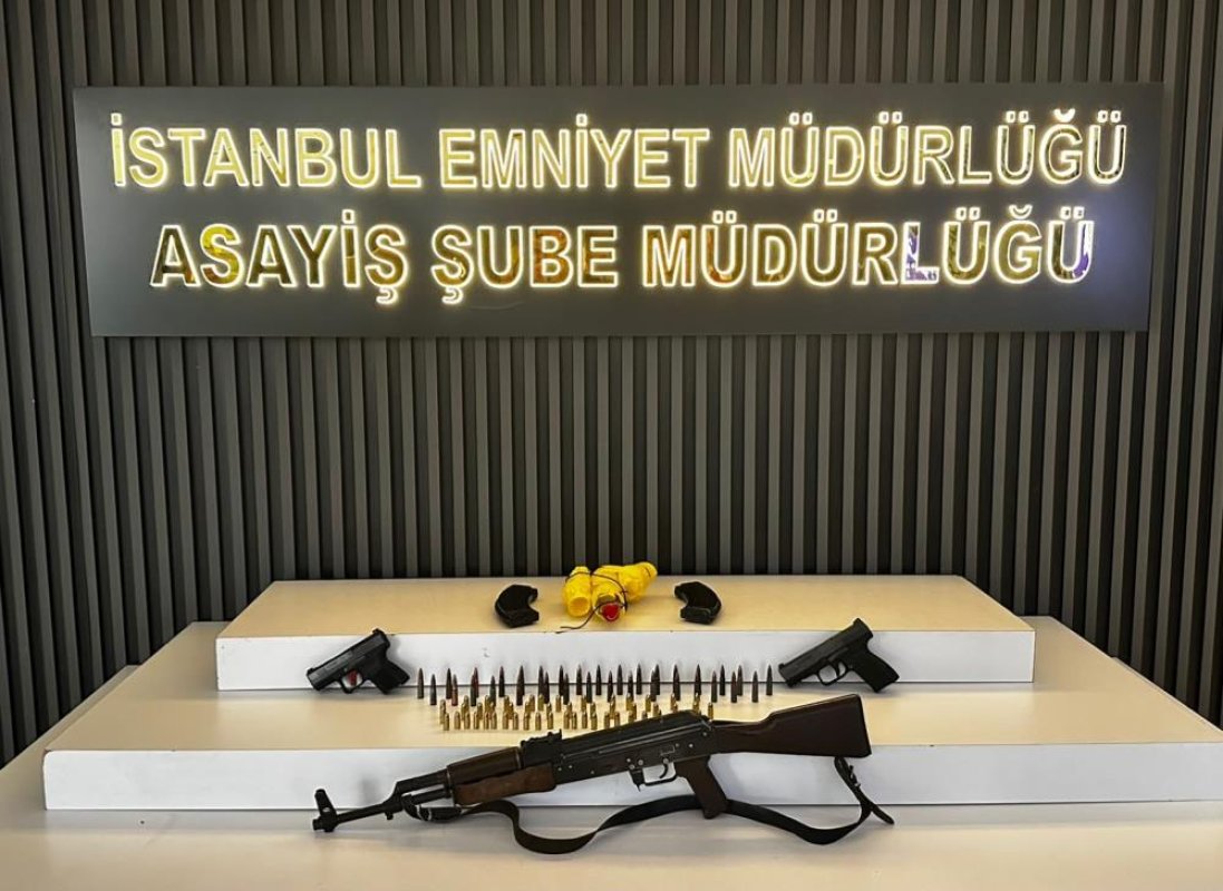 Eyüpsultan'da polisin durdurduğu motosikletten tüfek ve el yapımı bomba çıktı: 7 gözaltı