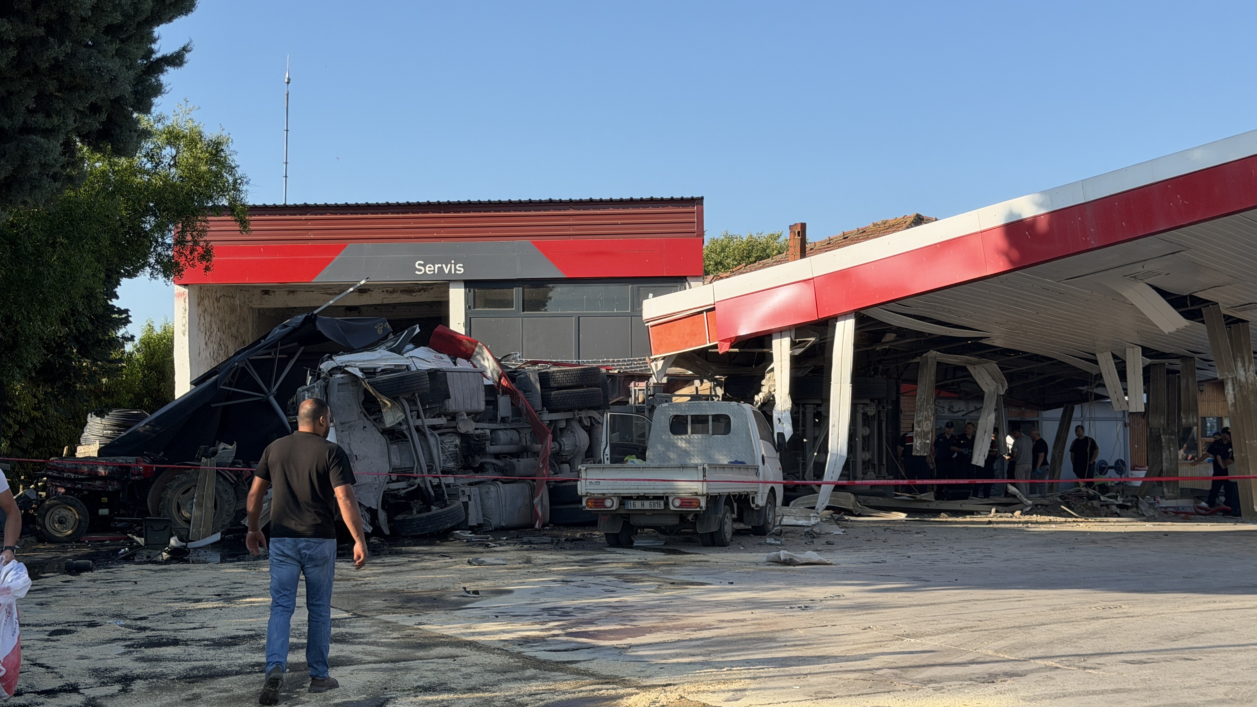 Ölüm benzin istasyonu marketinde alışveriş yaparken yakaladı