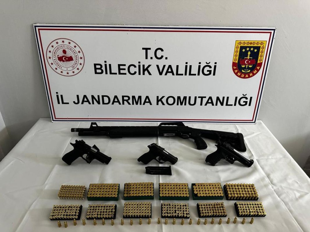 Evden cephanelik çıktı