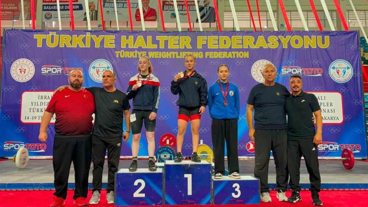 Bilecikli halterci Türkiye üçüncüsü oldu