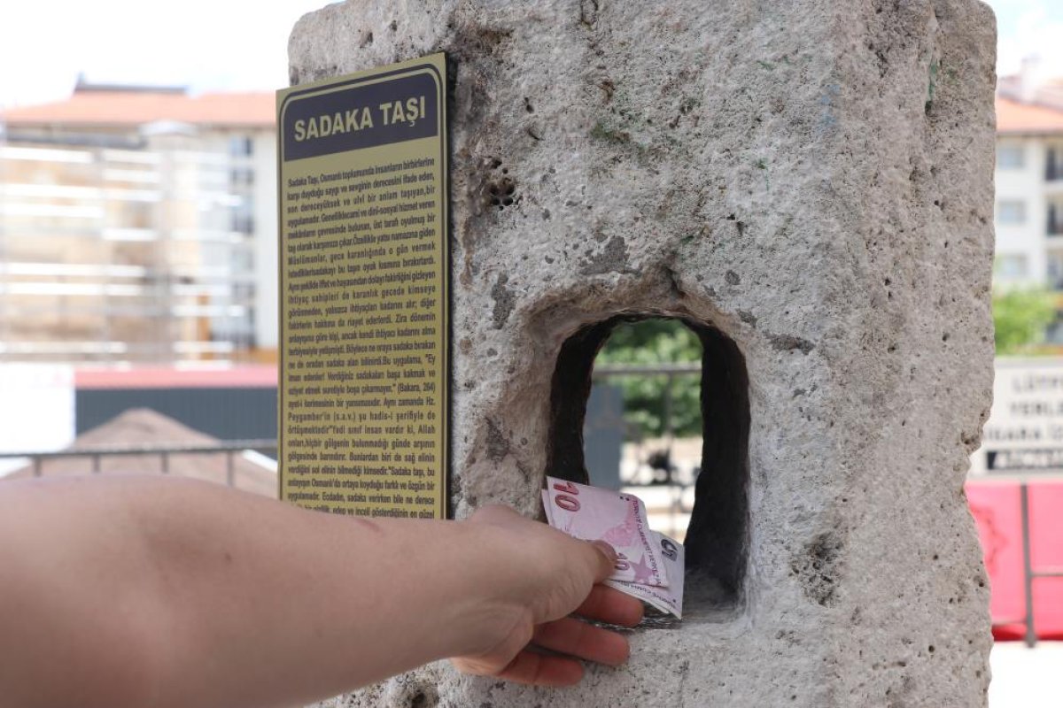 Birlik ve beraberliğin simgesi olan sadaka taşları günümüzde unutuldu