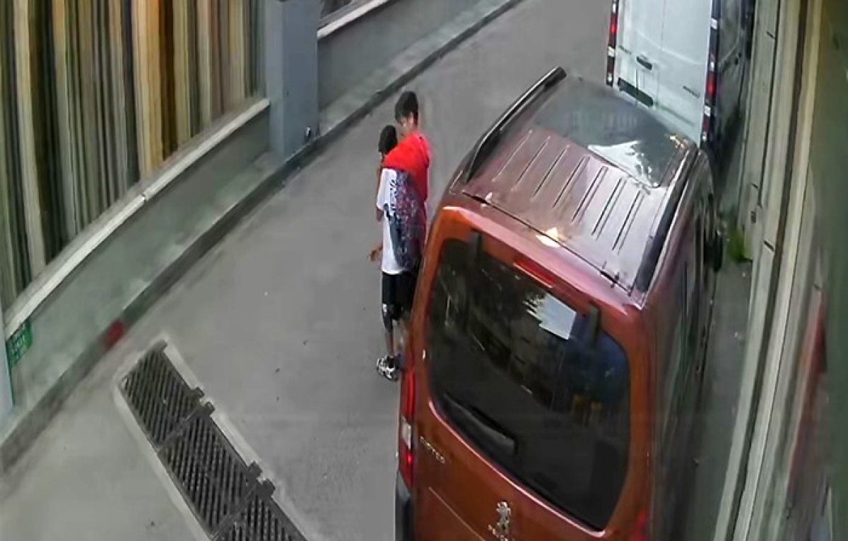 Akran zorbalığı kameraya böyle yansıdı