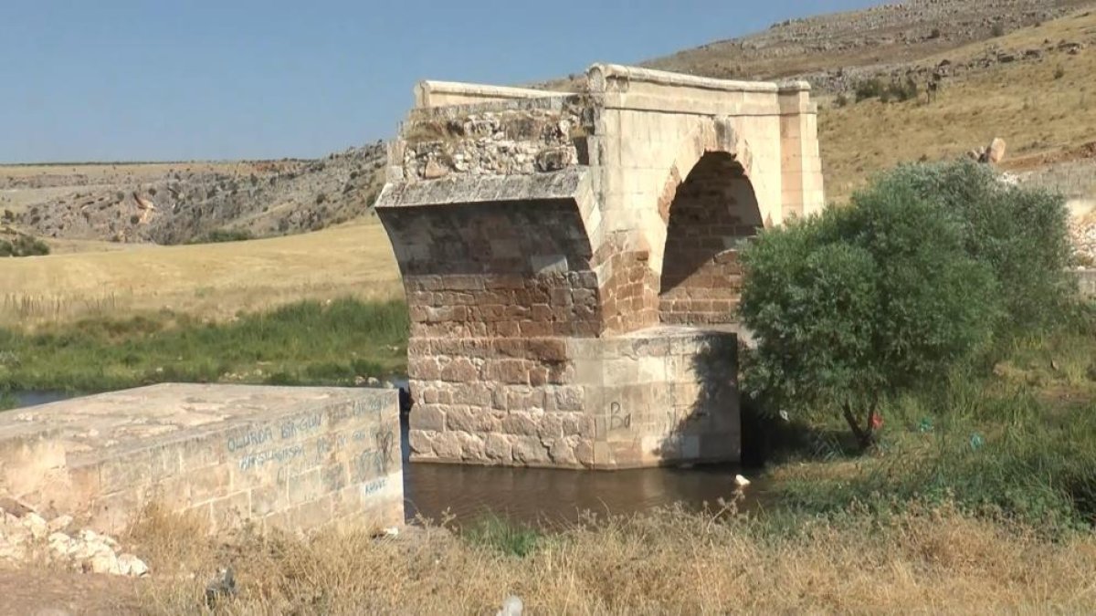  Bin 800 yıllık 'Septimus Severus' köprüsü tarihe meydan okuyor