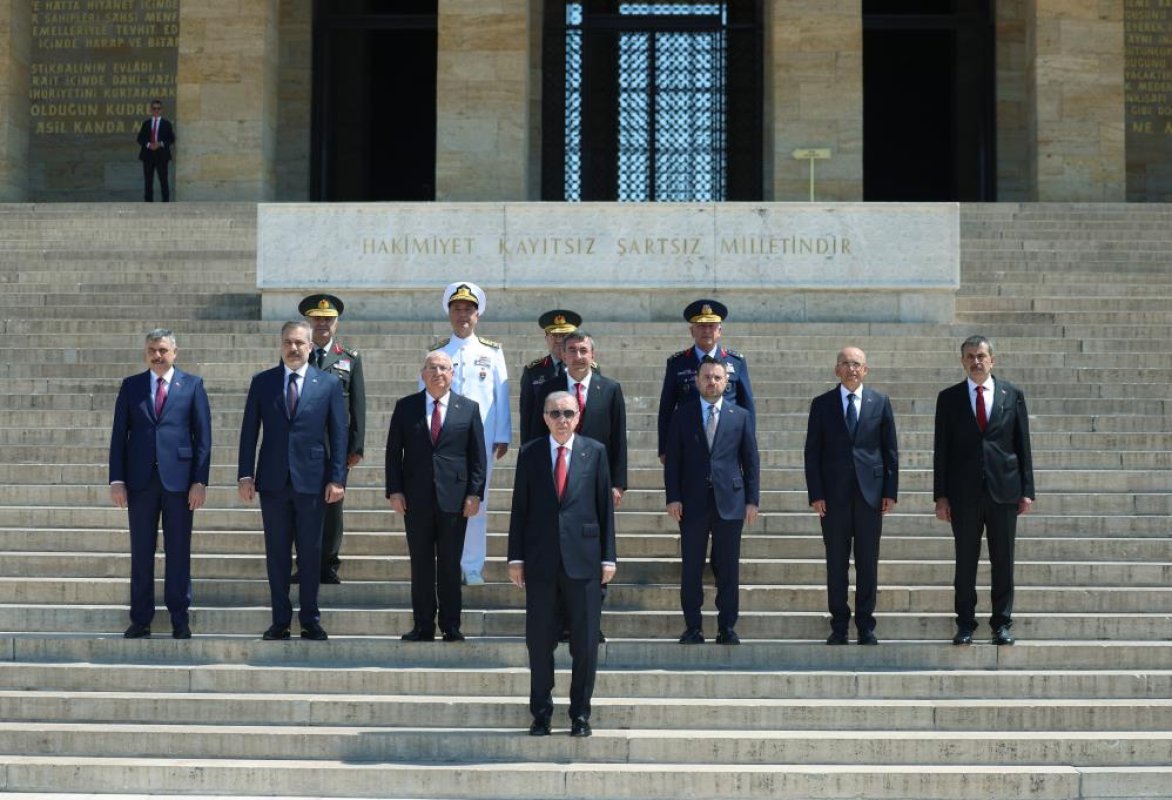 Cumhurbaşkanı Erdoğan başkanlığındaki YAŞ üyeleri Anıtkabir'i ziyaret etti