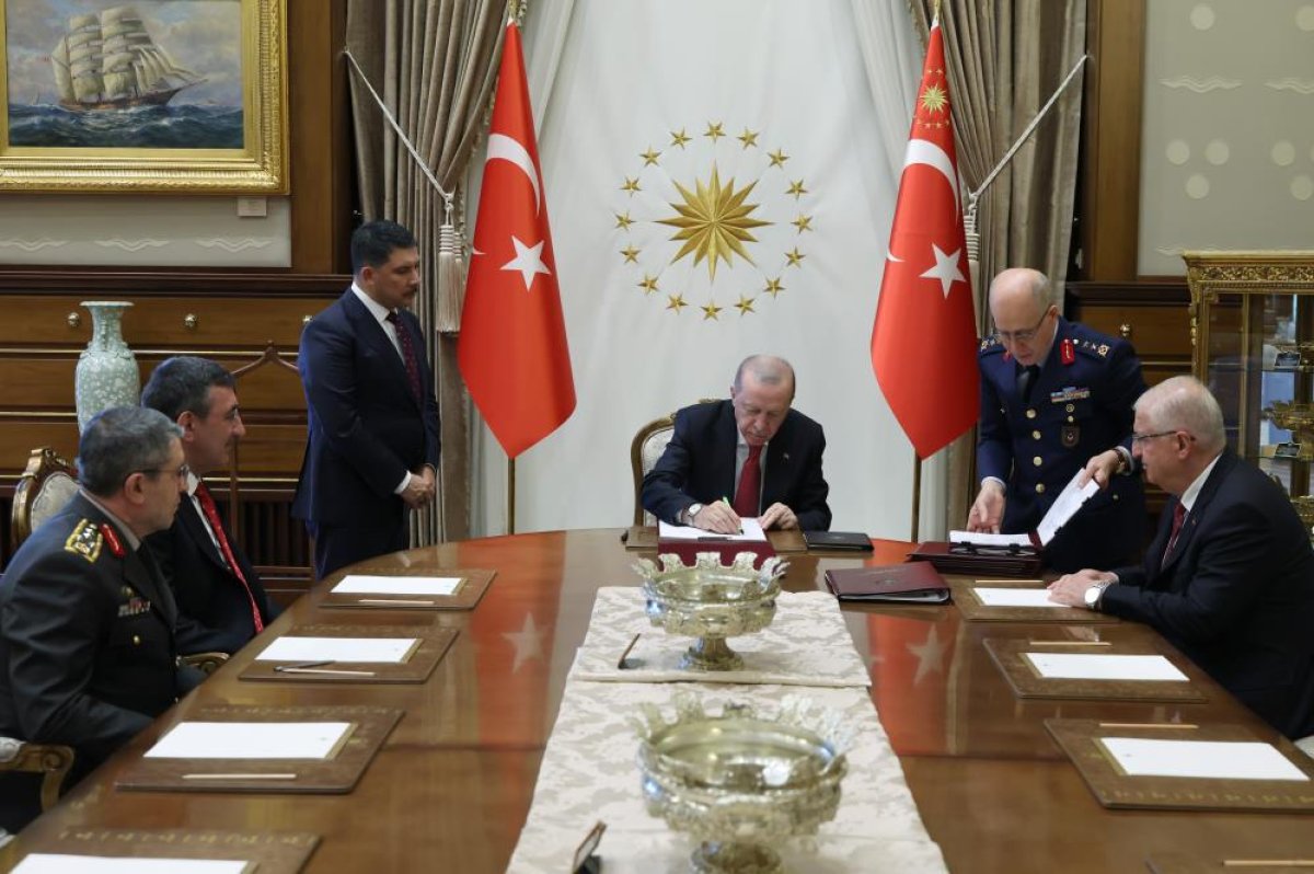  Cumhurbaşkanı Erdoğan YAŞ kararlarını imzaladı