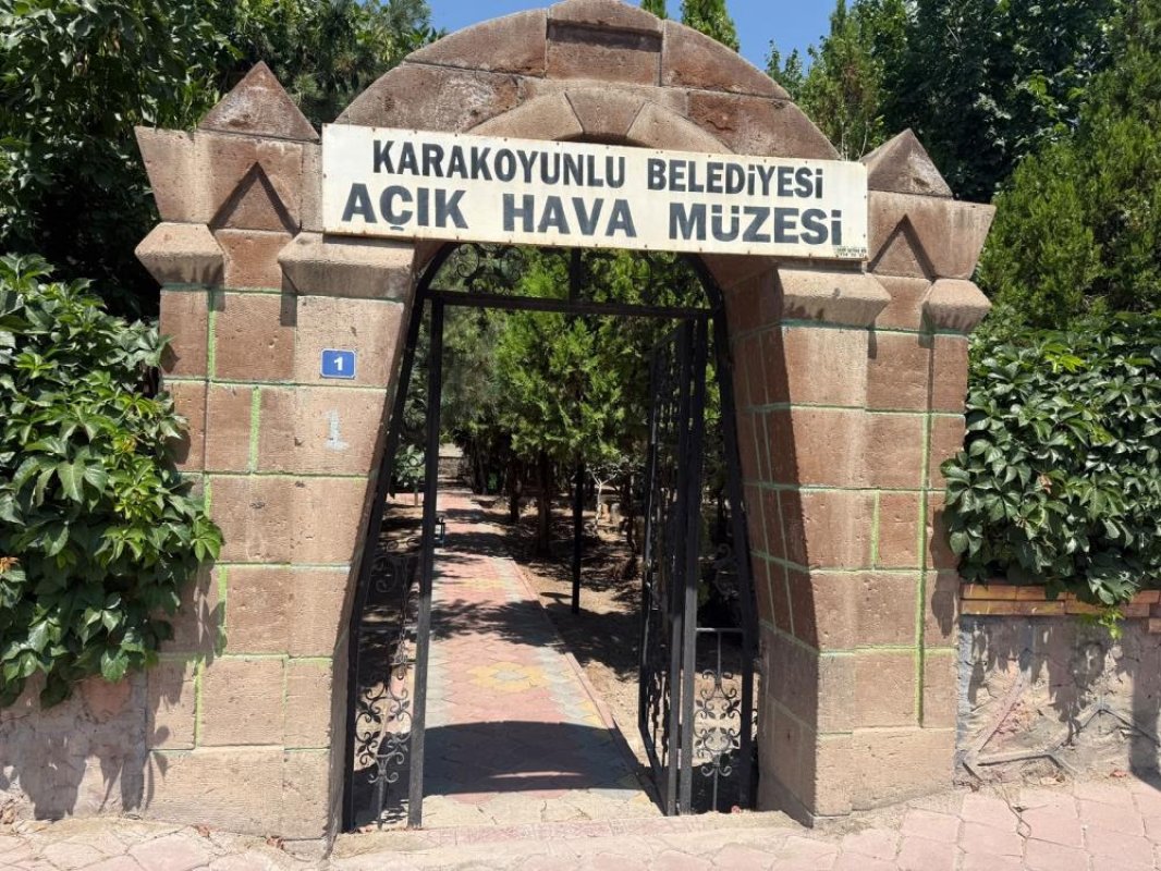  Iğdır'daki Koçbaşı Mezarlığı tarihe ışık tutuyor