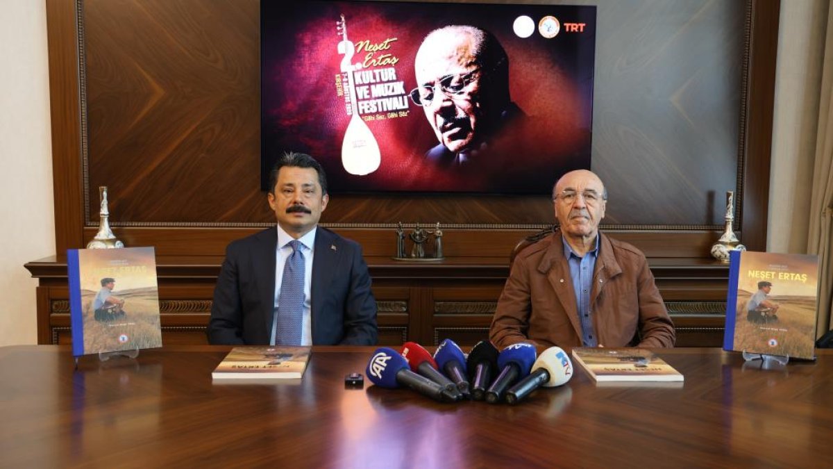 Neşet Ertaş'ın sanatını anlatan kitap okuyucuyla buluşuyor