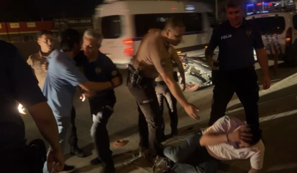  Bursa'da alkollü şahsın "Futbolcu" performansı: Kimse dokunmadı, kendini yere bıraktı