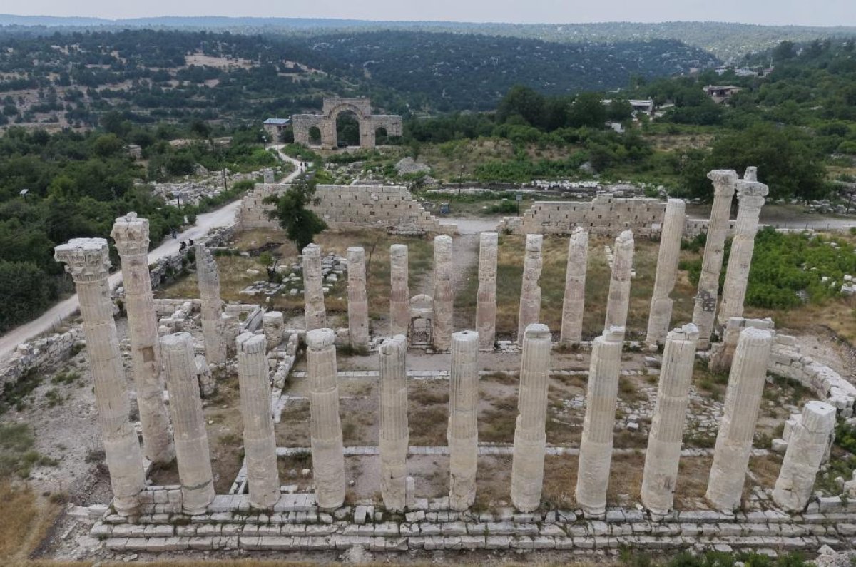 Torosların eteğinde Olba Krallığı’nın ibadet yeri 'Uzuncaburç' misafirlerini ağırlıyor