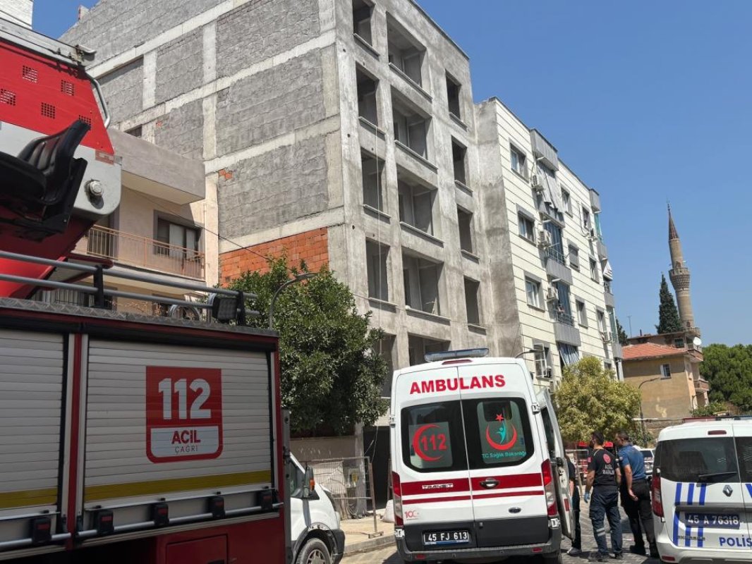 Çatıdan atlayan şahıs ağır yaralandı
