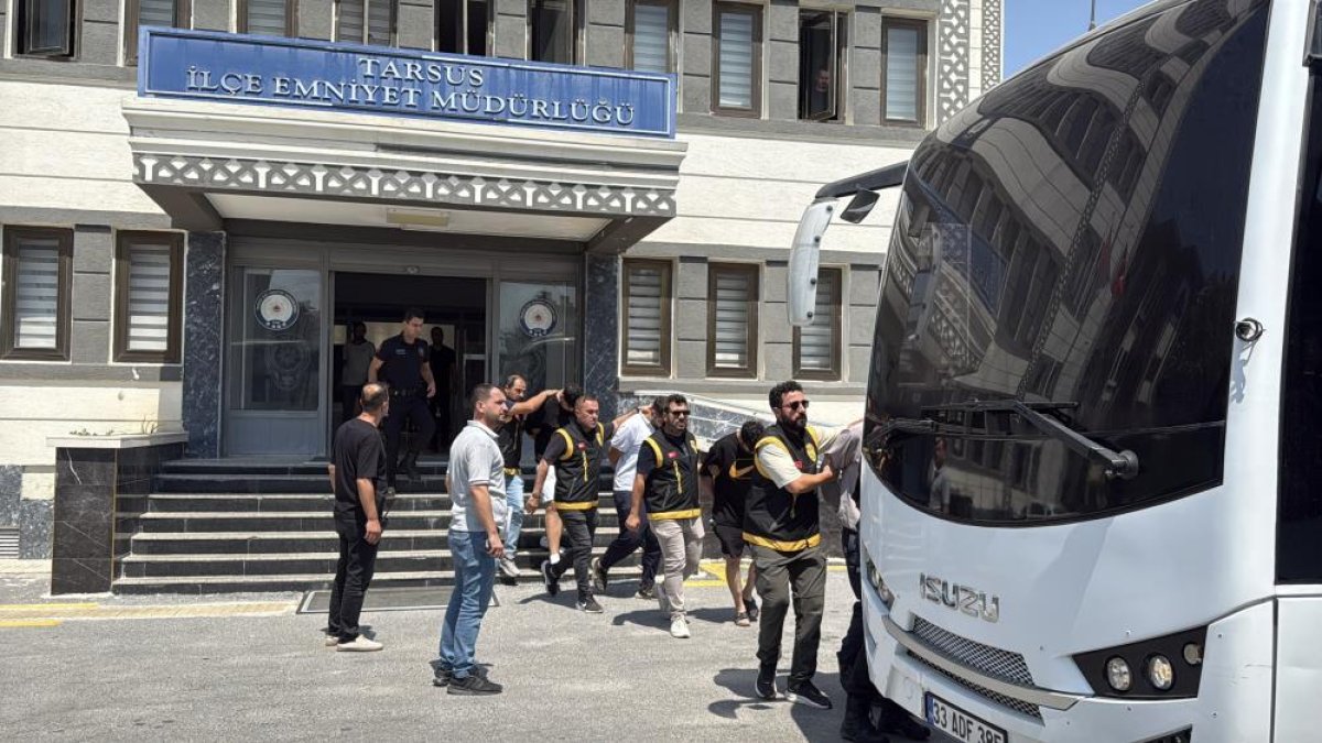 Tarsus’ta alacak verecek kavgası kanlı bitti: 2 kuzen öldü, 6 şüpheli adliyede