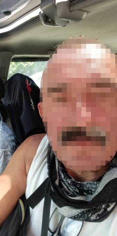 Ev arkadaşını kafasını çekiçle ezerek öldürdü