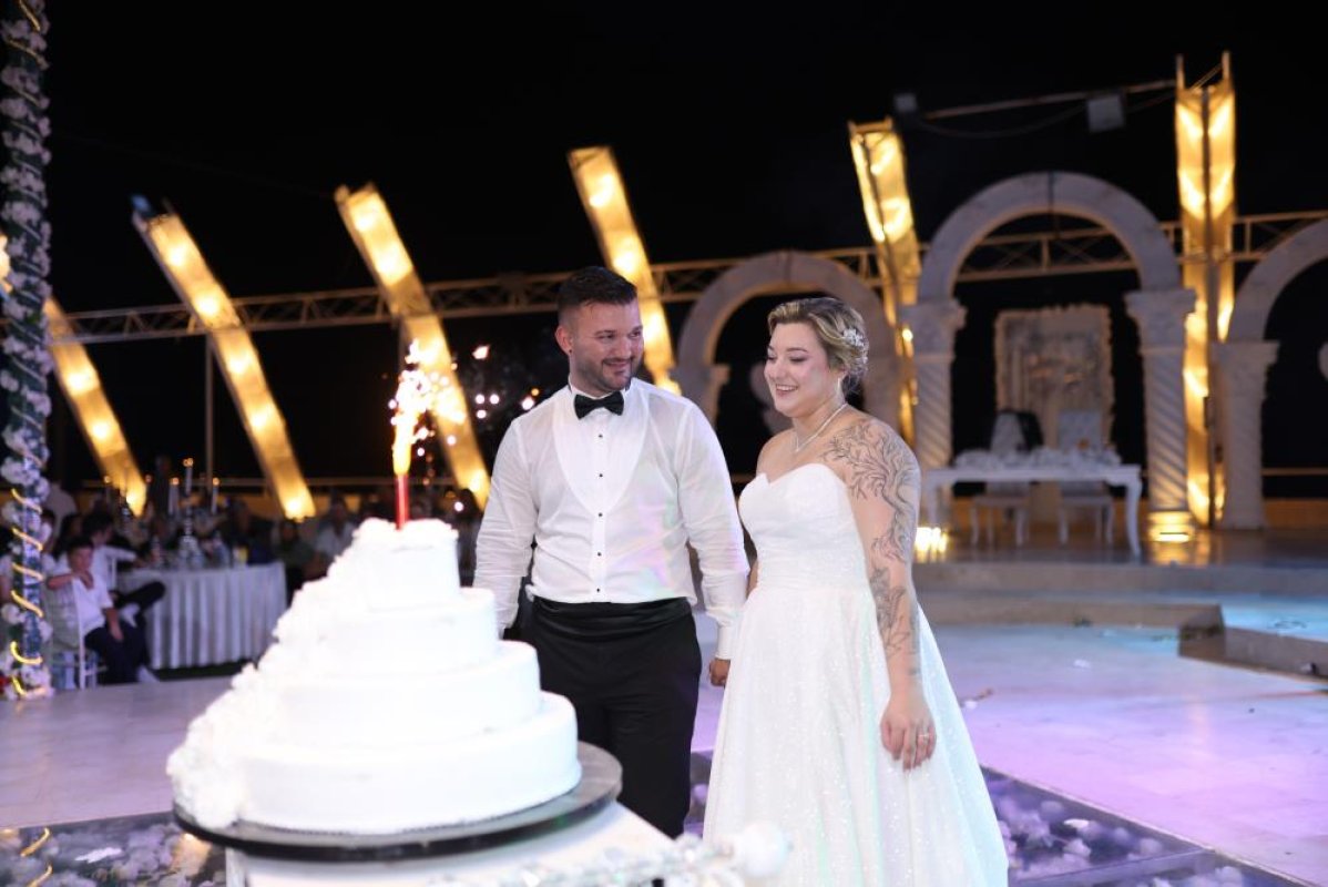 Mersin'de Amerikalı geline Türk düğünü