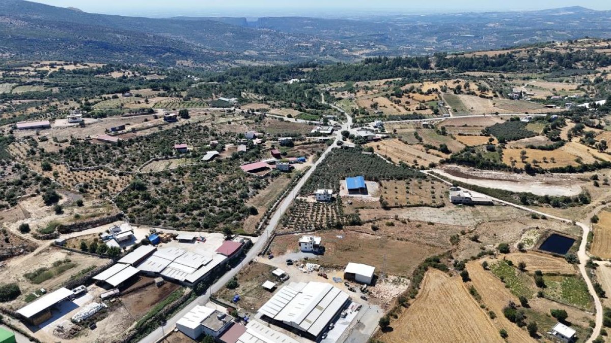 Mersin’de kırsal yollar güvenli ve konforlu hale getiriliyor