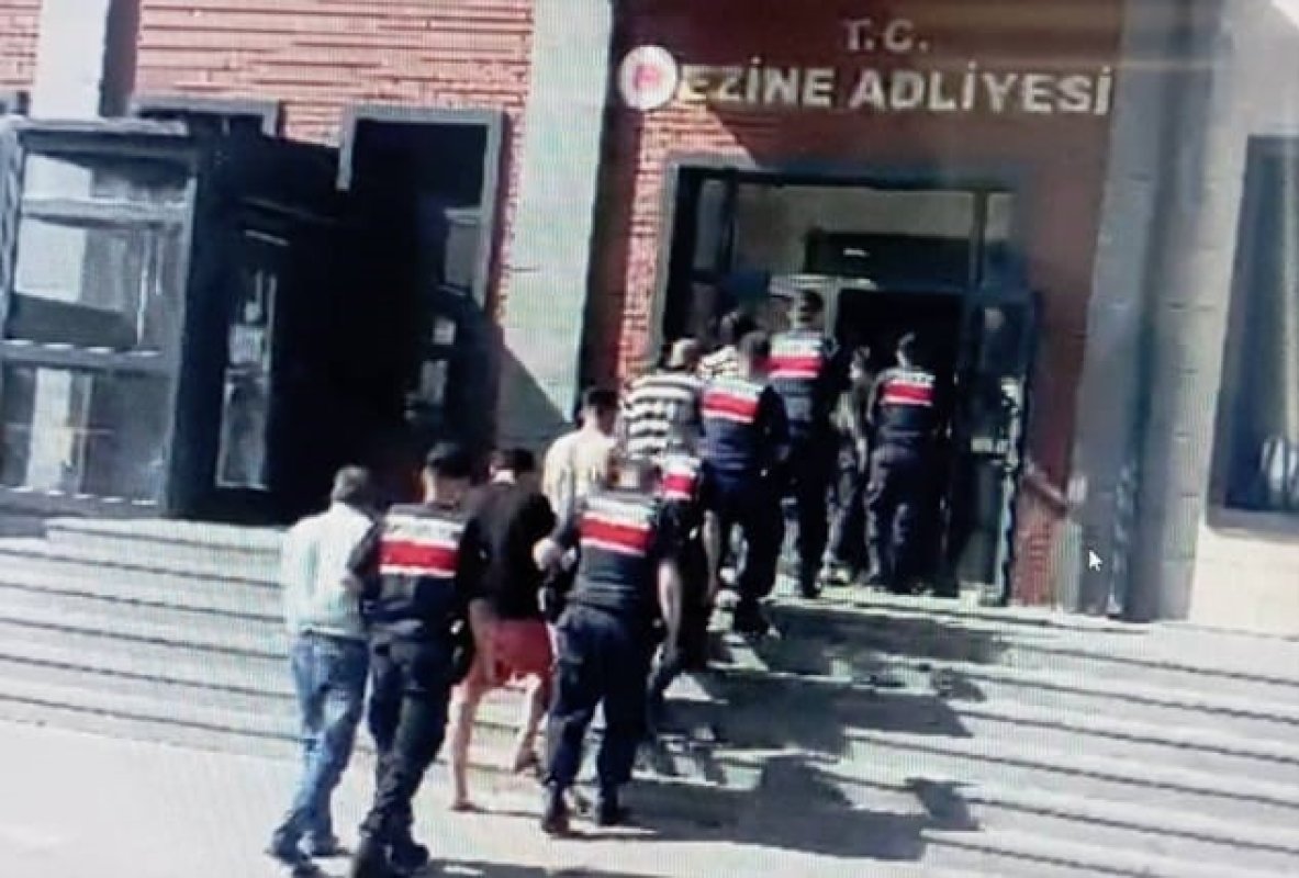 Çanakkale'de göçmen kaçakçılığı operasyonlarında 59 düzensiz göçmen yakalandı, 4 organizatör tutuklandı