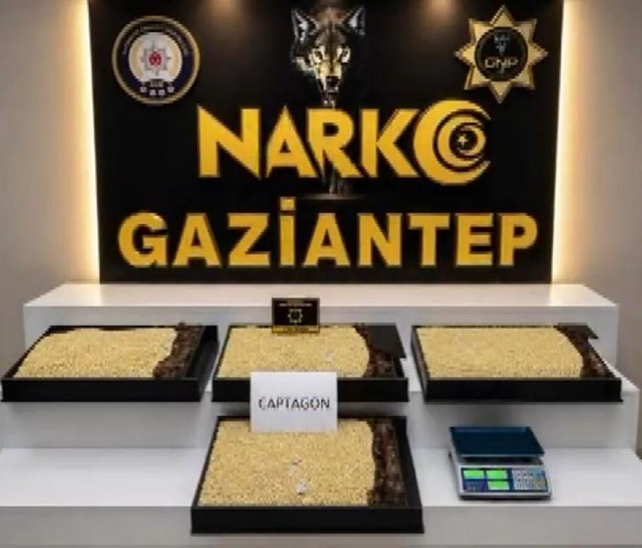 Gaziantep'te sanayi tipi mutfak araçlarına gizlenmiş 400 bin Captagon hap ele geçirildi
