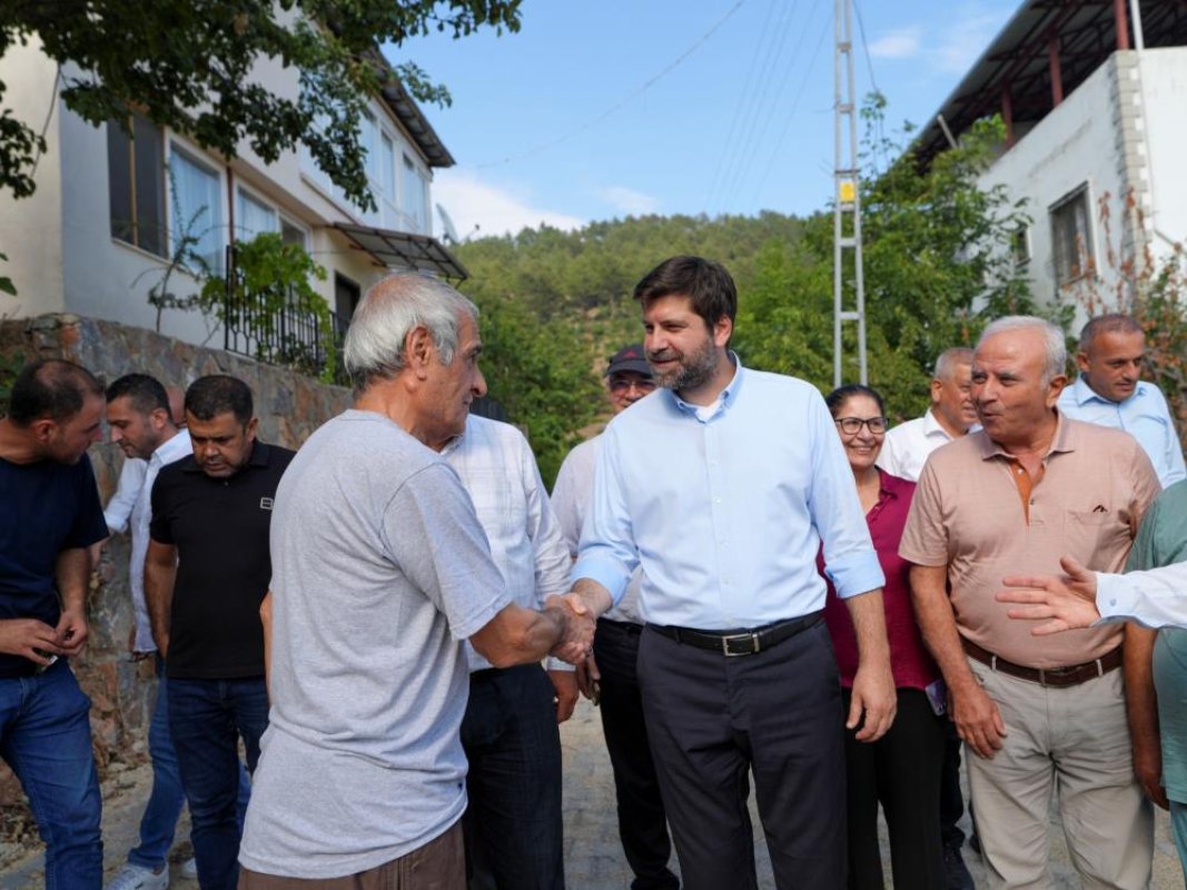 Tarsus’ta kırsal mahalle yollarına bakım ve yenileme çalışması