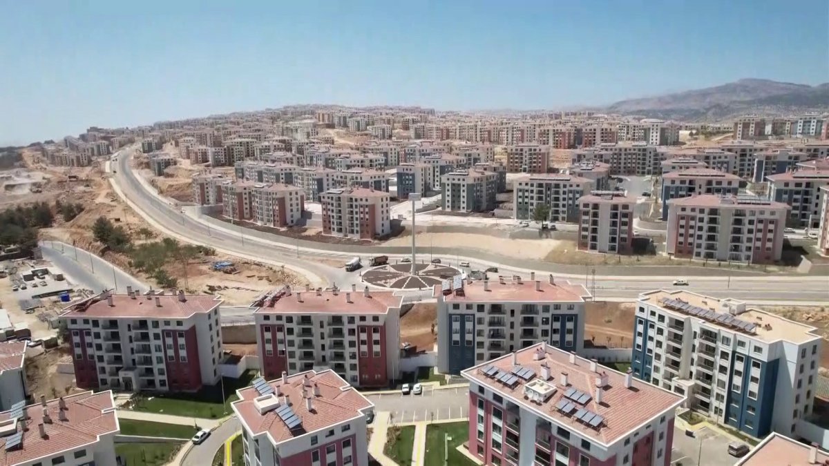 Deprem konutlarıyla yeni bir şehir inşa edildi