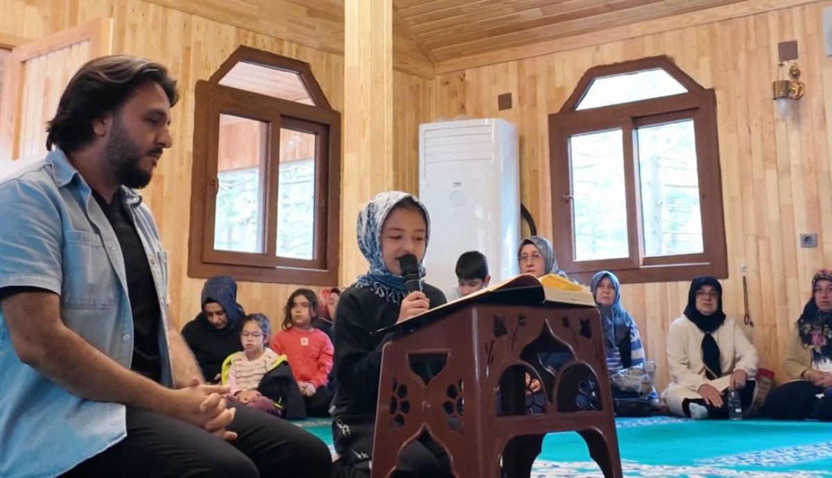 Minik yürekler Kur’an-ı Kerim’i güzel okumak için yarıştı
