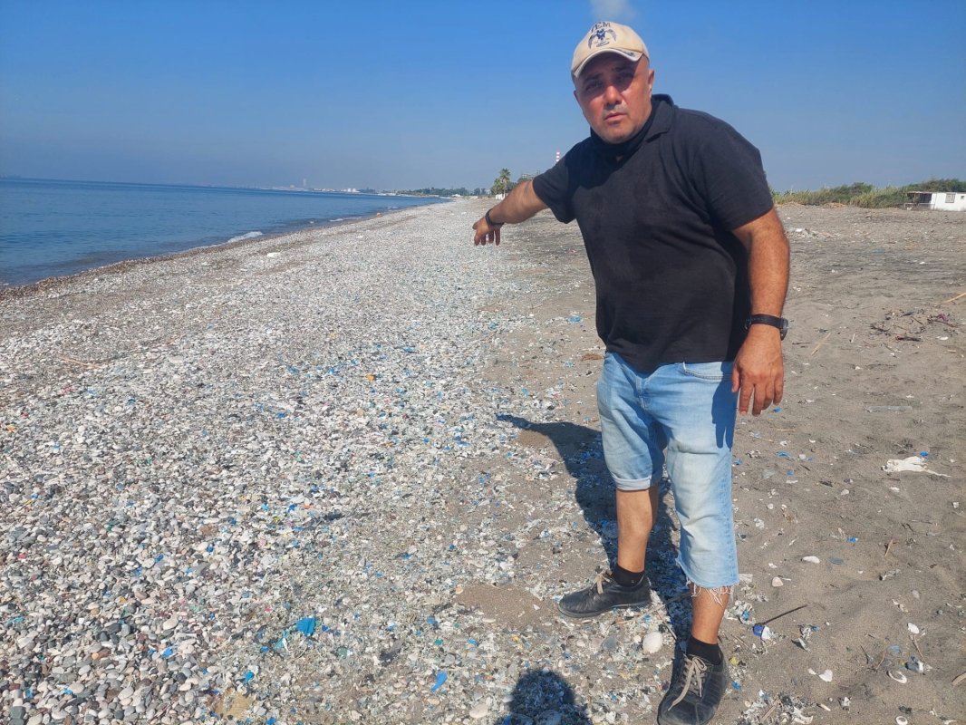Tarsus-Kazanlı sahilinde plastik kirliliği